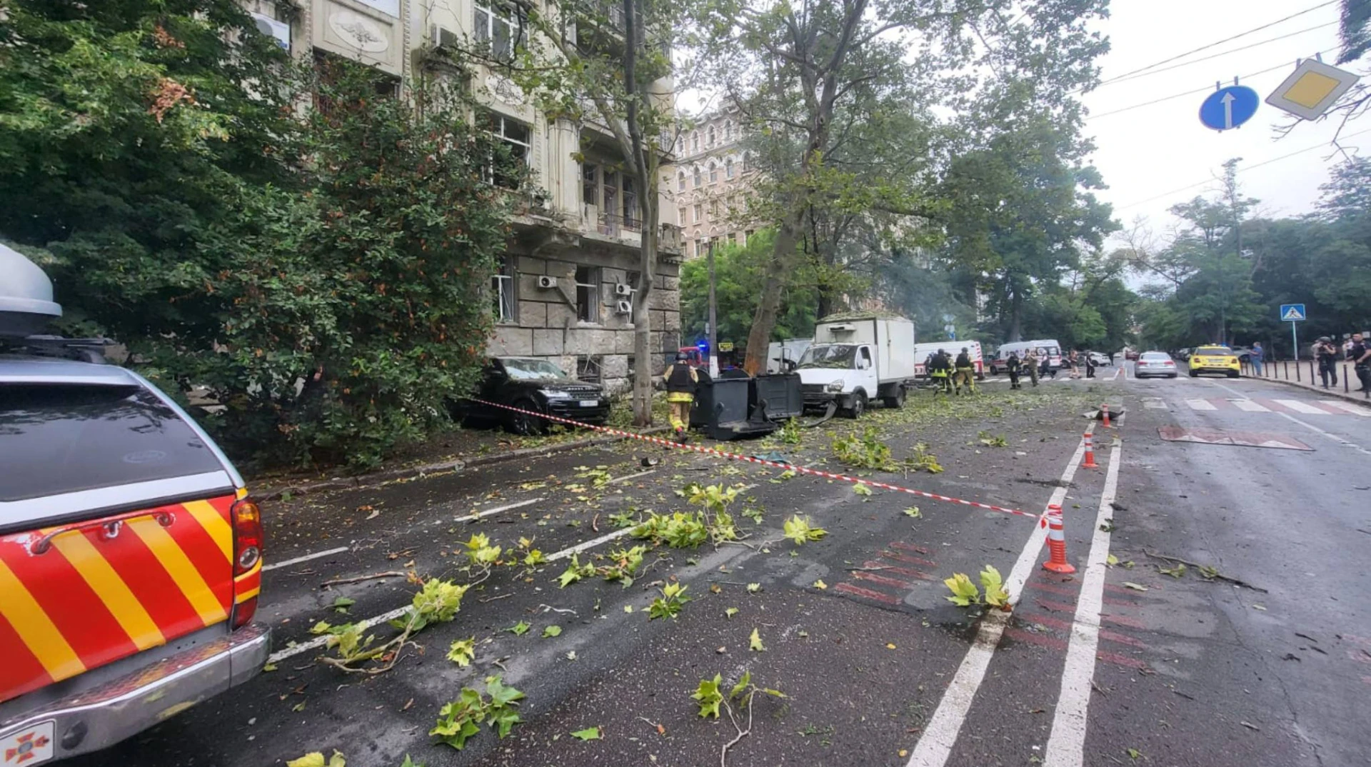 Пошкоджений житловий будинок у центрі Одеси після російського удару 21 липня 2026 року