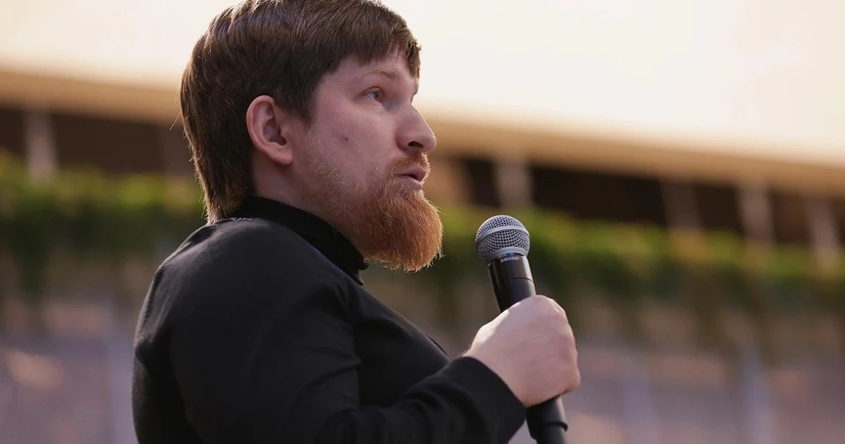 Фотографії автомобіля Mercedes-Benz Володимира Ткачука після вибуху, поширені Telegram-каналом Mash