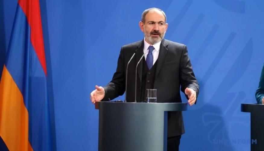 Прем'єр-міністр Вірменії Нікол Пашинян під час пресбрифінгу в Єревані