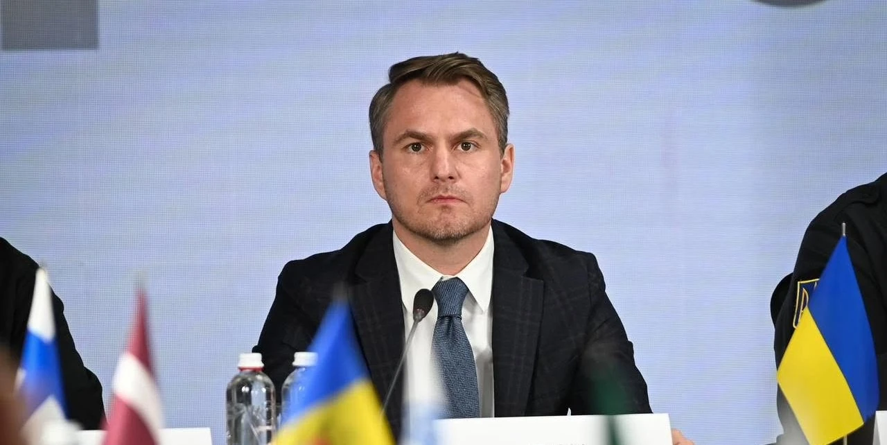 Генеральний прокурор Руслан Кравченко підтверджує перебування у закордонному відрядженні