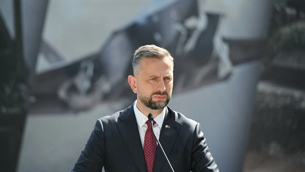 Хто з посадовців спростував заморозку зброї для України і чому
